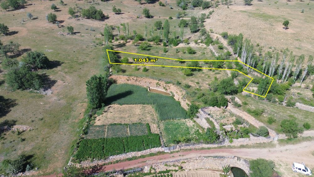 BOZKIR HACILAR DA 1.043 M2 MÜSTAKİL TAPULU BAHÇE
